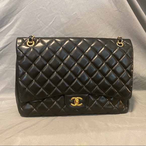 Chanel Maxi Single Flap - Picture 3 of 14
